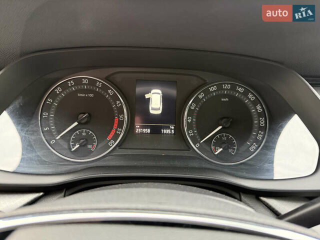 Білий Шкода Октавія, об'ємом двигуна 2 л та пробігом 230 тис. км за 17200 $, фото 24 на Automoto.ua