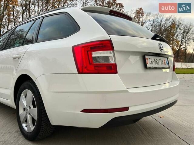 Белый Шкода Октавия, объемом двигателя 2 л и пробегом 193 тыс. км за 17999 $, фото 31 на Automoto.ua