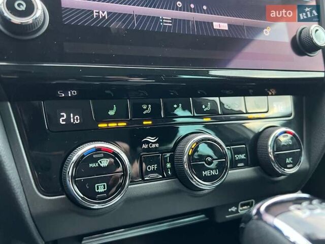 Белый Шкода Октавия, объемом двигателя 2 л и пробегом 193 тыс. км за 18700 $, фото 115 на Automoto.ua