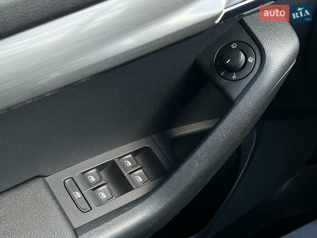 Белый Шкода Октавия, объемом двигателя 2 л и пробегом 200 тыс. км за 17456 $, фото 61 на Automoto.ua