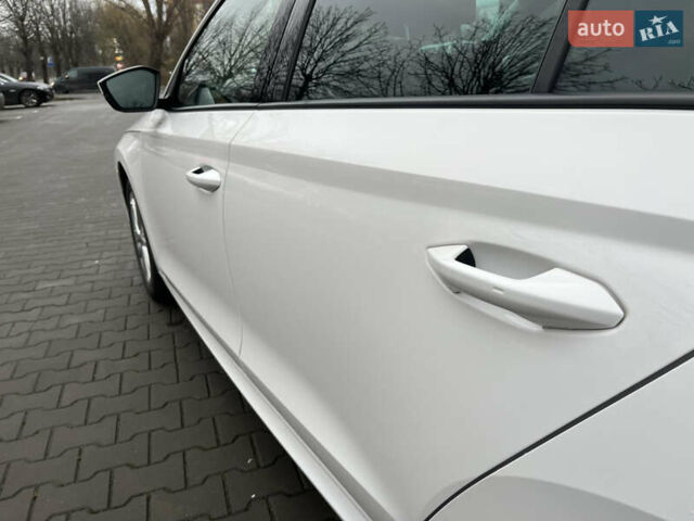 Білий Шкода Октавія, об'ємом двигуна 2 л та пробігом 218 тис. км за 22300 $, фото 6 на Automoto.ua