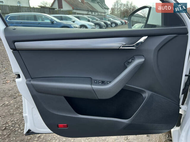 Белый Шкода Октавия, объемом двигателя 2 л и пробегом 200 тыс. км за 17456 $, фото 30 на Automoto.ua