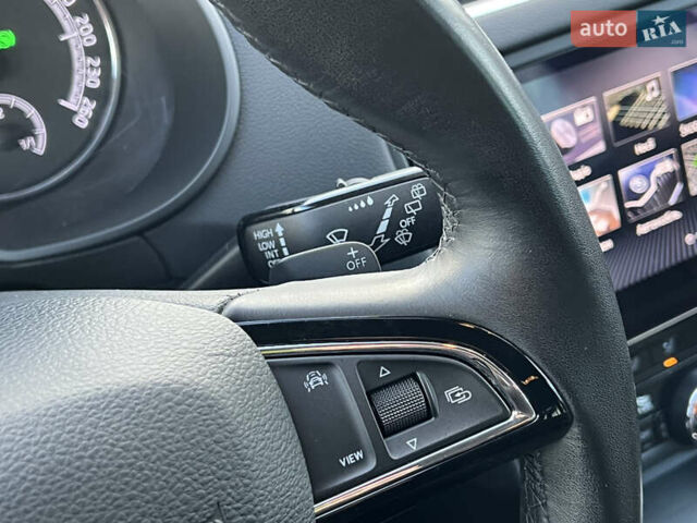 Белый Шкода Октавия, объемом двигателя 2 л и пробегом 200 тыс. км за 17456 $, фото 55 на Automoto.ua