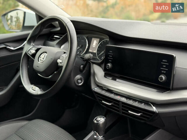 Білий Шкода Октавія, об'ємом двигуна 2 л та пробігом 230 тис. км за 17200 $, фото 23 на Automoto.ua