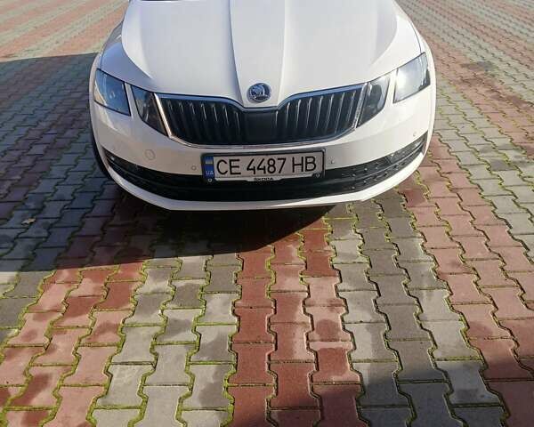 Белый Шкода Октавия, объемом двигателя 2 л и пробегом 189 тыс. км за 18500 $, фото 1 на Automoto.ua