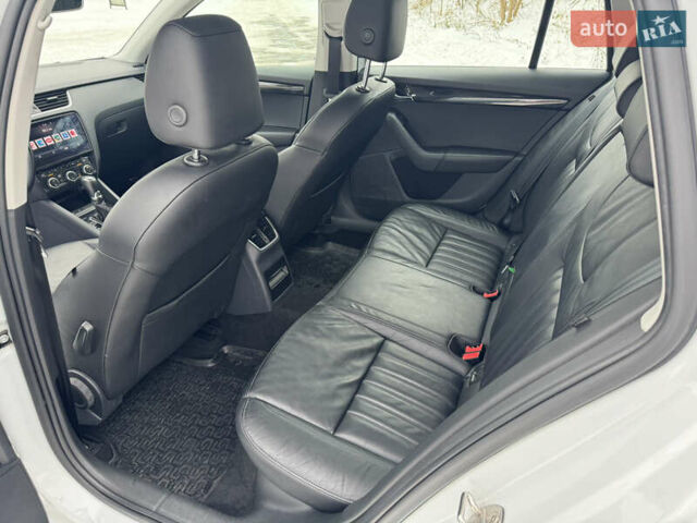 Белый Шкода Октавия, объемом двигателя 0 л и пробегом 235 тыс. км за 15999 $, фото 10 на Automoto.ua