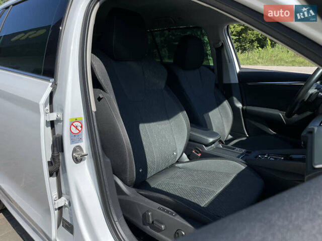 Шкода Октавия 2020 в Бердичеве на Automoto.ua Белый Шкода Октавия, объемом двигателя 2 л и пробегом 225 тыс. км за 21255 $, фото 34 на Automoto.ua