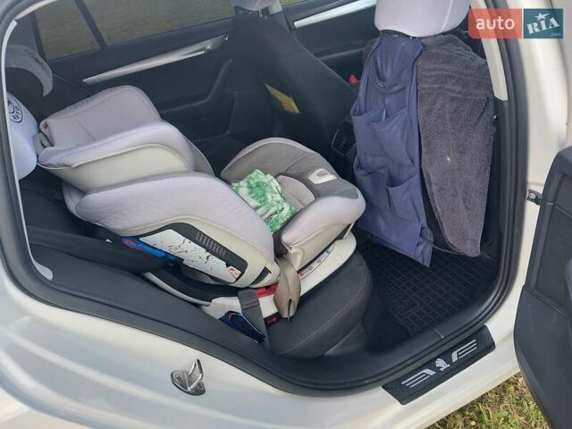 Шкода Октавия 2020 в Тернополе на Automoto.ua Белый Шкода Октавия, объемом двигателя 1.97 л и пробегом 187 тыс. км за 15200 $, фото 30 на Automoto.ua