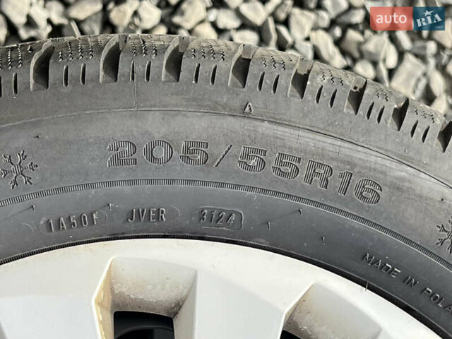 Белый Шкода Октавия, объемом двигателя 2 л и пробегом 200 тыс. км за 17456 $, фото 102 на Automoto.ua