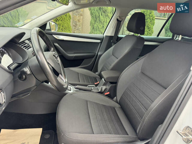 Білий Шкода Октавія, об'ємом двигуна 1.97 л та пробігом 203 тис. км за 16750 $, фото 11 на Automoto.ua