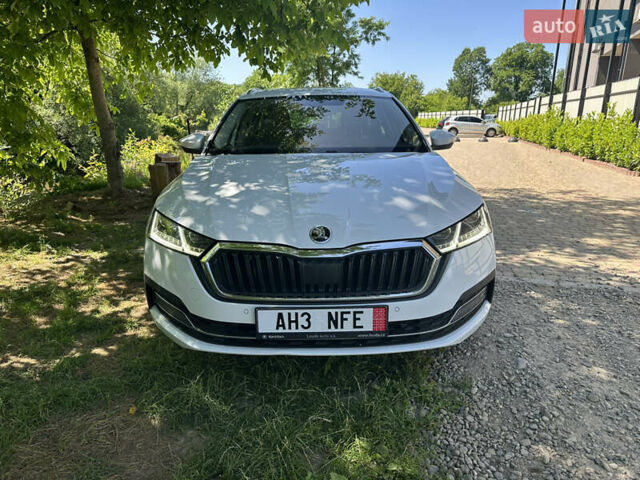 Белый Шкода Октавия, объемом двигателя 2 л и пробегом 235 тыс. км за 18300 $, фото 1 на Automoto.ua