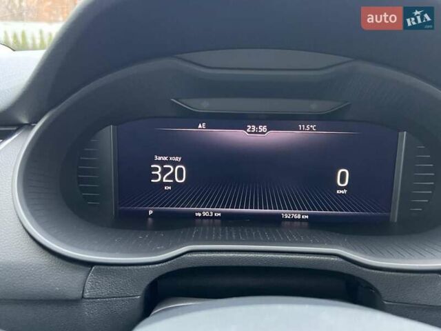 Белый Шкода Октавия, объемом двигателя 2 л и пробегом 193 тыс. км за 18700 $, фото 118 на Automoto.ua