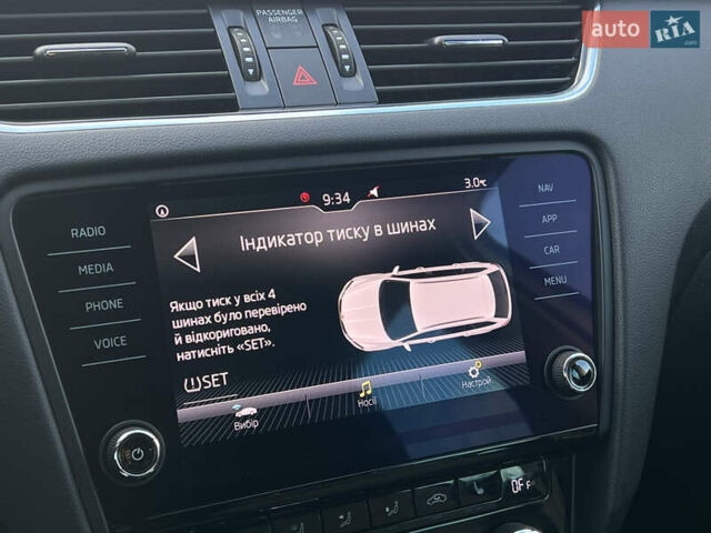 Белый Шкода Октавия, объемом двигателя 2 л и пробегом 200 тыс. км за 17456 $, фото 68 на Automoto.ua