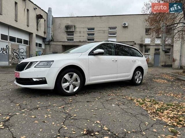 Белый Шкода Октавия, объемом двигателя 2 л и пробегом 193 тыс. км за 17999 $, фото 7 на Automoto.ua