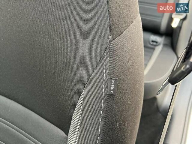 Белый Шкода Октавия, объемом двигателя 2 л и пробегом 193 тыс. км за 18700 $, фото 51 на Automoto.ua