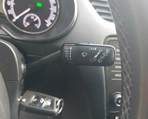 Шкода Октавия 2020 в Тернополе на Automoto.ua Белый Шкода Октавия, объемом двигателя 1.97 л и пробегом 187 тыс. км за 15200 $, фото 31 на Automoto.ua