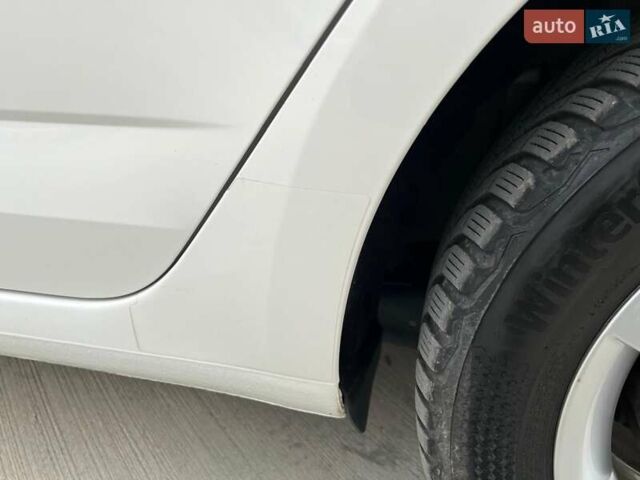 Белый Шкода Октавия, объемом двигателя 2 л и пробегом 193 тыс. км за 17999 $, фото 34 на Automoto.ua