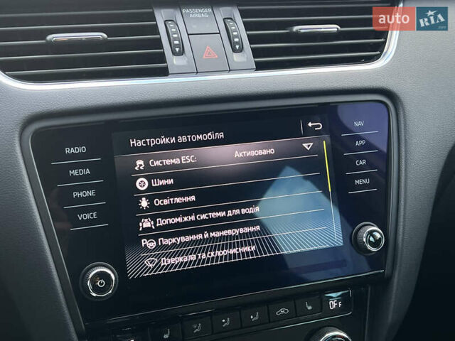 Белый Шкода Октавия, объемом двигателя 2 л и пробегом 200 тыс. км за 17456 $, фото 74 на Automoto.ua