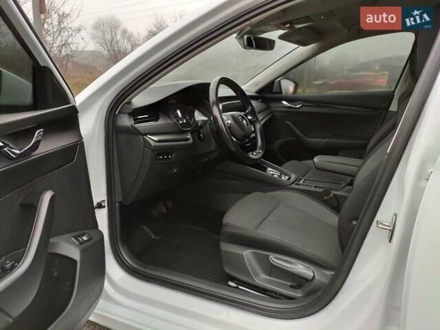 Белый Шкода Октавия, объемом двигателя 2 л и пробегом 310 тыс. км за 17800 $, фото 14 на Automoto.ua