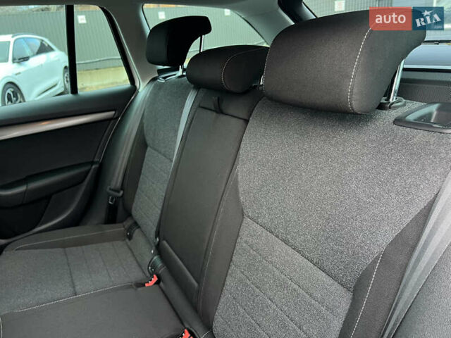 Белый Шкода Октавия, объемом двигателя 2 л и пробегом 200 тыс. км за 17456 $, фото 32 на Automoto.ua