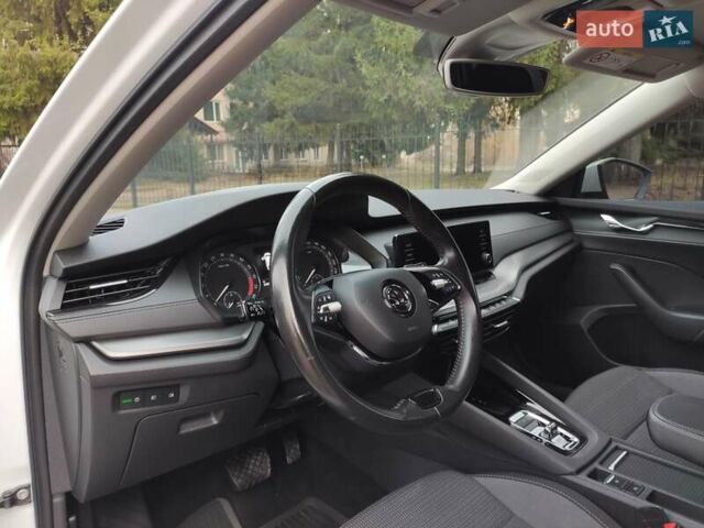Белый Шкода Октавия, объемом двигателя 2 л и пробегом 310 тыс. км за 17800 $, фото 54 на Automoto.ua