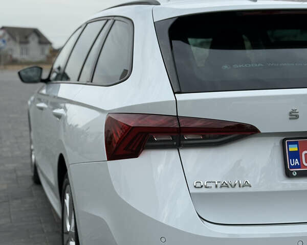 Білий Шкода Октавія, об'ємом двигуна 2 л та пробігом 230 тис. км за 17200 $, фото 17 на Automoto.ua