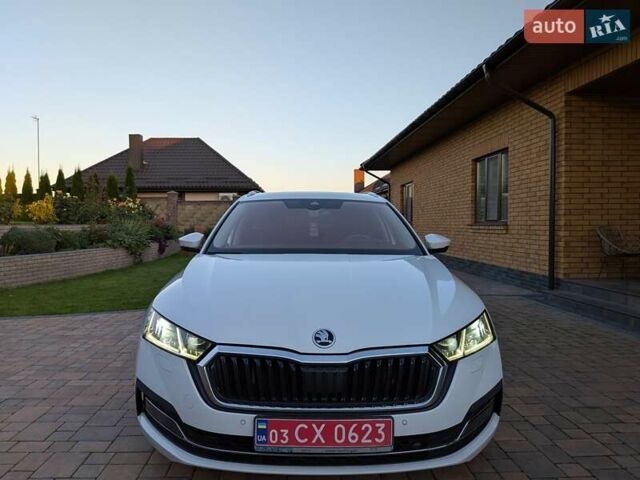 Шкода Октавия 2020 в Луцке на Automoto.ua Белый Шкода Октавия, объемом двигателя 1.97 л и пробегом 197 тыс. км за 23800 $, фото 2 на Automoto.ua