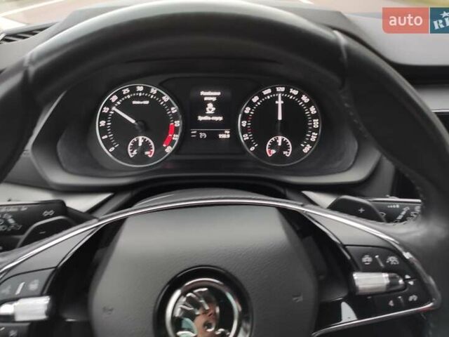 Белый Шкода Октавия, объемом двигателя 2 л и пробегом 310 тыс. км за 17800 $, фото 76 на Automoto.ua