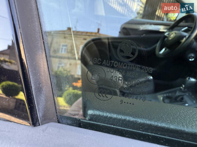 Білий Шкода Октавія, об'ємом двигуна 2 л та пробігом 199 тис. км за 16250 $, фото 85 на Automoto.ua