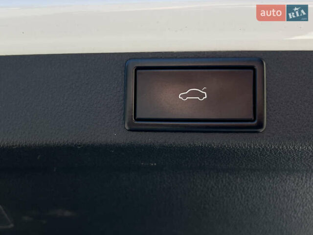 Шкода Октавия 2020 в Бердичеве на Automoto.ua Белый Шкода Октавия, объемом двигателя 2 л и пробегом 225 тыс. км за 21255 $, фото 28 на Automoto.ua