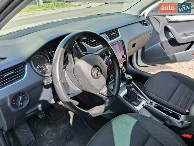 Шкода Октавия 2020 в Бориславе на Automoto.ua Белый Шкода Октавия, объемом двигателя 1.97 л и пробегом 243 тыс. км за 18400 $, фото 7 на Automoto.ua