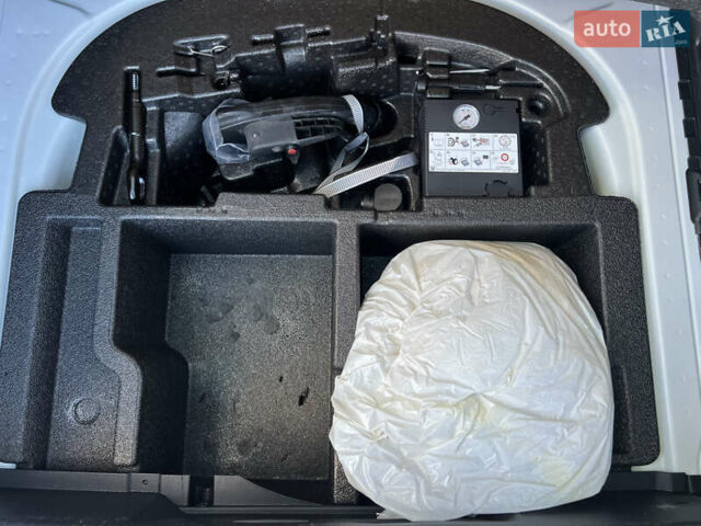 Белый Шкода Октавия, объемом двигателя 2 л и пробегом 200 тыс. км за 17456 $, фото 38 на Automoto.ua