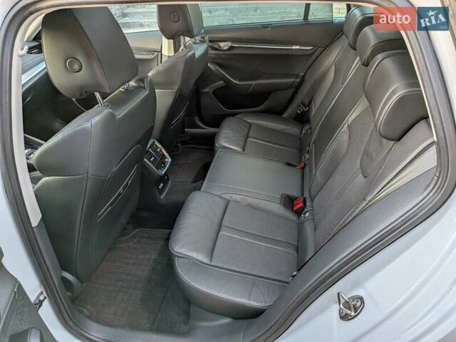Білий Шкода Октавія, об'ємом двигуна 1.97 л та пробігом 197 тис. км за 23350 $, фото 27 на Automoto.ua