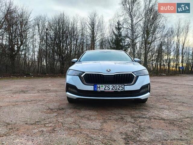 Белый Шкода Октавия, объемом двигателя 2 л и пробегом 310 тыс. км за 17800 $, фото 79 на Automoto.ua