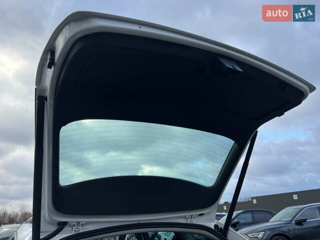 Белый Шкода Октавия, объемом двигателя 2 л и пробегом 200 тыс. км за 17456 $, фото 39 на Automoto.ua