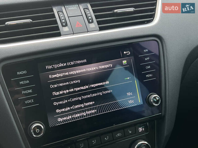 Белый Шкода Октавия, объемом двигателя 2 л и пробегом 200 тыс. км за 17456 $, фото 78 на Automoto.ua