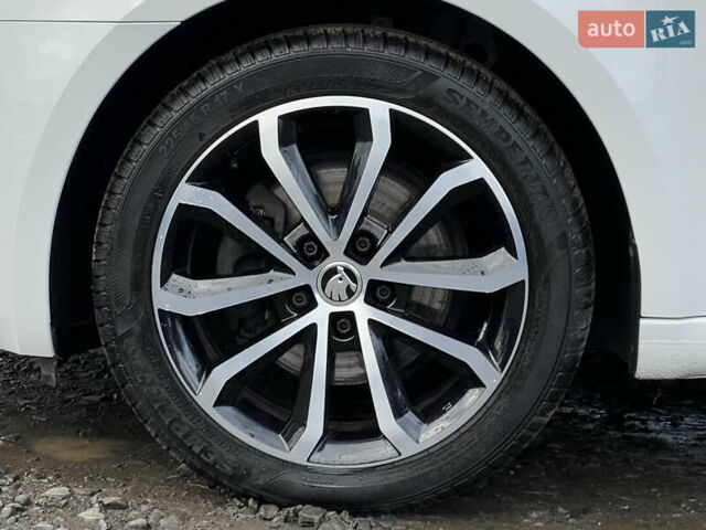 Белый Шкода Октавия, объемом двигателя 2 л и пробегом 200 тыс. км за 17456 $, фото 21 на Automoto.ua