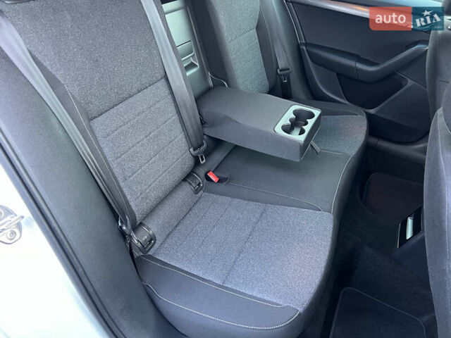 Белый Шкода Октавия, объемом двигателя 2 л и пробегом 200 тыс. км за 17456 $, фото 41 на Automoto.ua