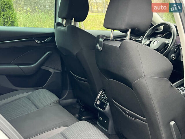 Белый Шкода Октавия, объемом двигателя 1.97 л и пробегом 229 тыс. км за 18300 $, фото 18 на Automoto.ua