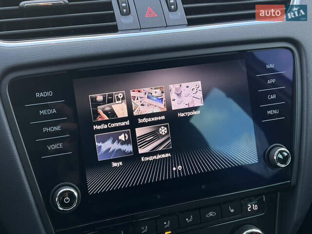 Белый Шкода Октавия, объемом двигателя 2 л и пробегом 200 тыс. км за 17456 $, фото 83 на Automoto.ua