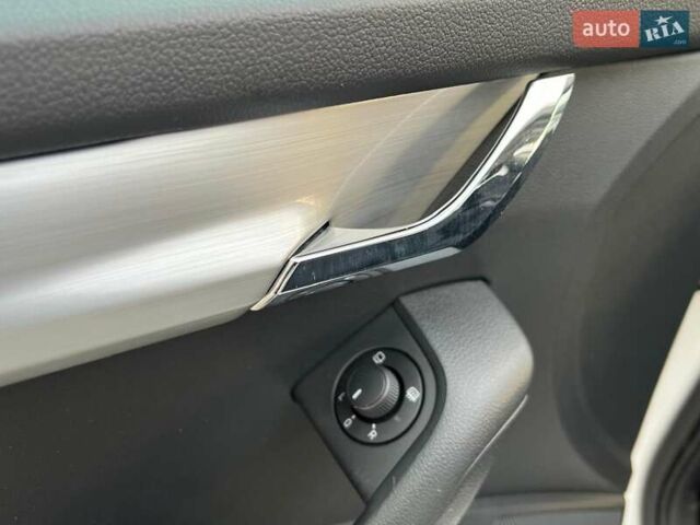 Белый Шкода Октавия, объемом двигателя 2 л и пробегом 193 тыс. км за 18700 $, фото 64 на Automoto.ua