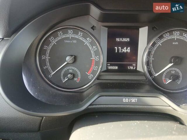 Белый Шкода Октавия, объемом двигателя 2 л и пробегом 189 тыс. км за 18500 $, фото 15 на Automoto.ua