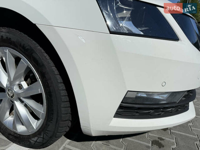 Білий Шкода Октавія, об'ємом двигуна 2 л та пробігом 286 тис. км за 15300 $, фото 10 на Automoto.ua