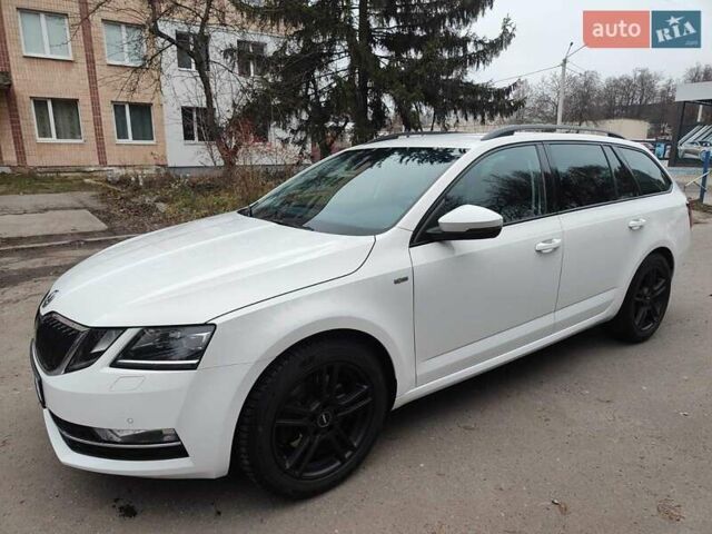 Белый Шкода Октавия, объемом двигателя 1.97 л и пробегом 219 тыс. км за 15300 $, фото 1 на Automoto.ua