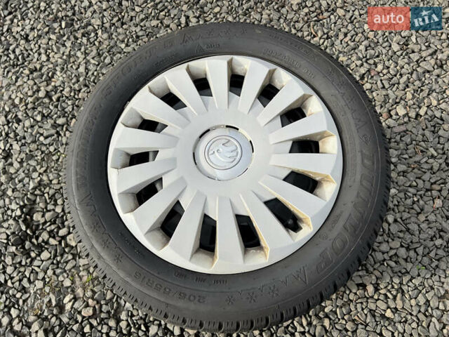 Белый Шкода Октавия, объемом двигателя 2 л и пробегом 200 тыс. км за 17456 $, фото 101 на Automoto.ua