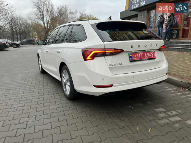 Білий Шкода Октавія, об'ємом двигуна 2 л та пробігом 218 тис. км за 22300 $, фото 4 на Automoto.ua