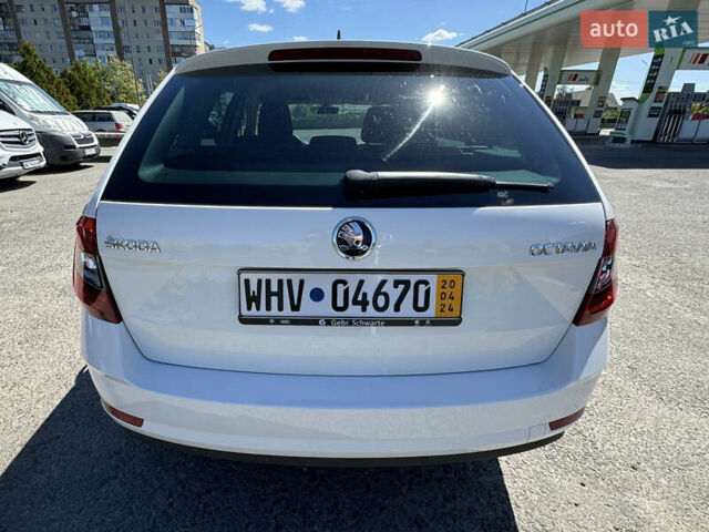 Белый Шкода Октавия, объемом двигателя 1.6 л и пробегом 255 тыс. км за 13600 $, фото 4 на Automoto.ua