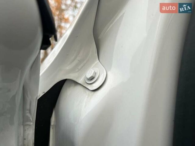 Белый Шкода Октавия, объемом двигателя 2 л и пробегом 193 тыс. км за 18700 $, фото 84 на Automoto.ua
