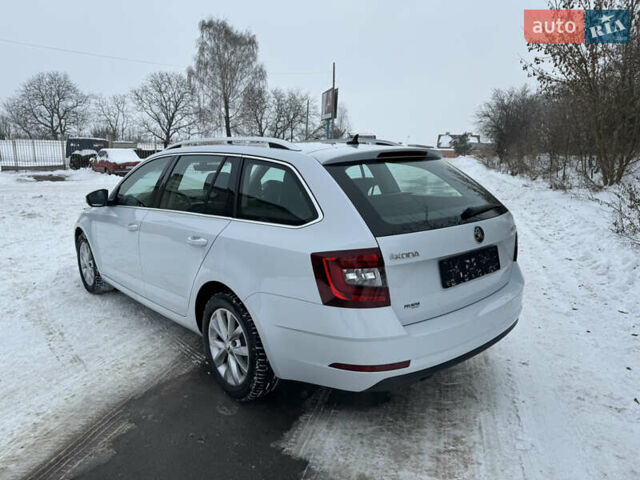 Белый Шкода Октавия, объемом двигателя 0 л и пробегом 235 тыс. км за 15999 $, фото 3 на Automoto.ua