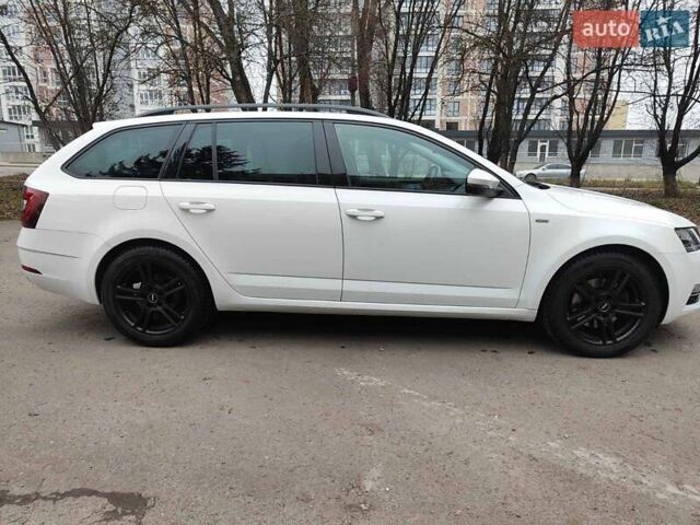 Белый Шкода Октавия, объемом двигателя 1.97 л и пробегом 219 тыс. км за 15300 $, фото 7 на Automoto.ua